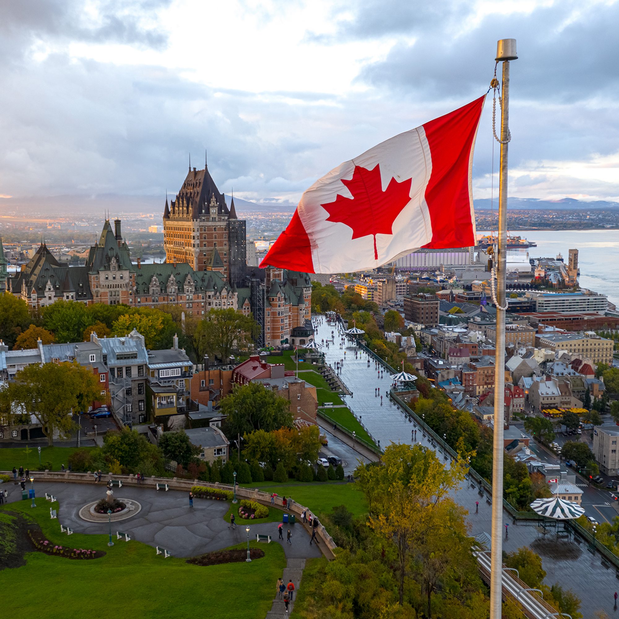 canadian-flag-in-quebec-2021-08-30-17-03-23-utc-LAPTOP-9RCVIE1S